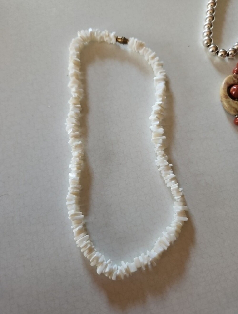 Vintage White Puka Shell Chip Necklace for Women - Casual Coastal Style